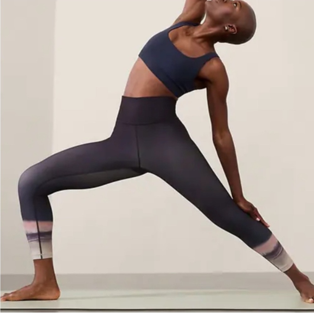NWT ATHLETA ULTRA HIGH RISE ELATION 7/8 TIGHT LEGGINGS ABSTRACT NAVY size Small